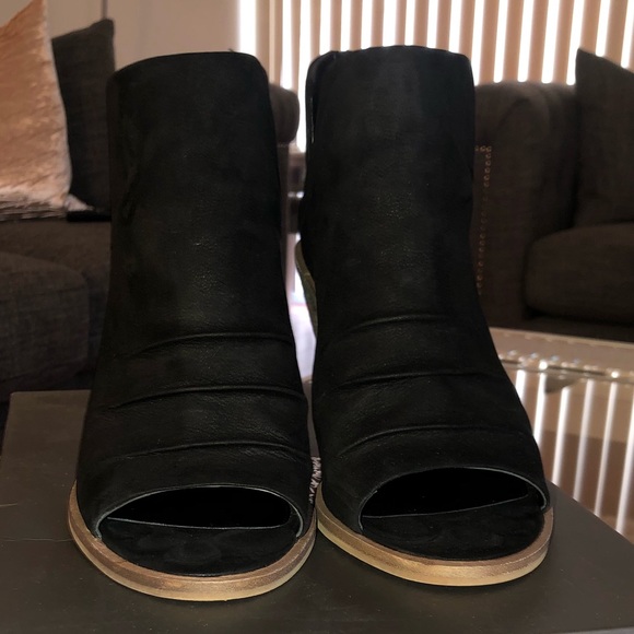 Vince Camuto booties - Picture 5 of 5